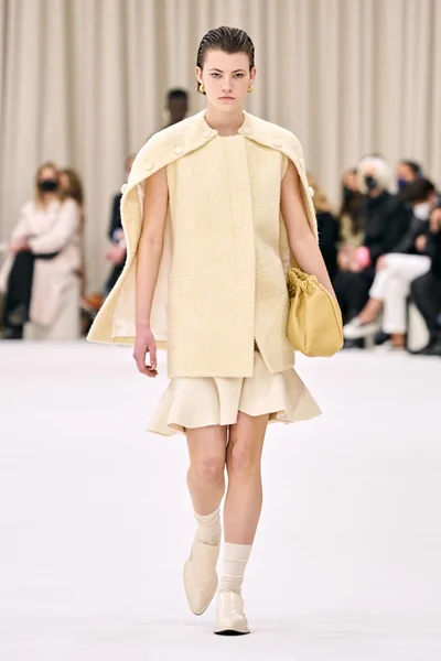 Look 11